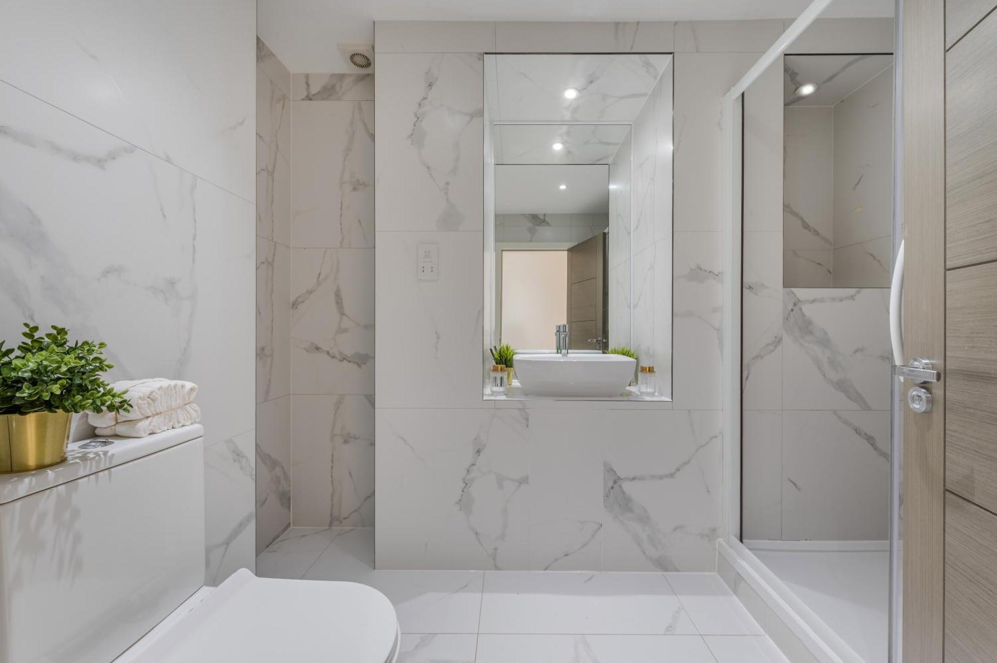 A Golden Haven Retreat In London Apartment Exterior photo